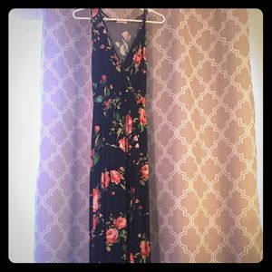 Navy blue floral maxi dress size small. GUC.